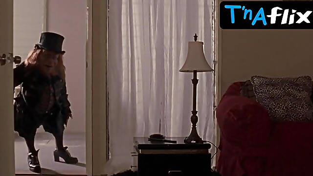 Keesha Sharp Sexy Scene in Leprechaun 6: Back 2 Tha Hood