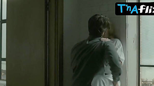 Julia Roberts Sexy Scene in After The Hunt