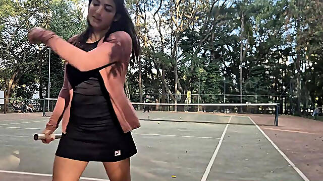 Rafaela and Igor are taking their Strip Tennis match outside