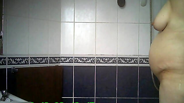 Chubby Spy Shower