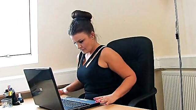 Very hot busty brunette solo masturbation on webcam