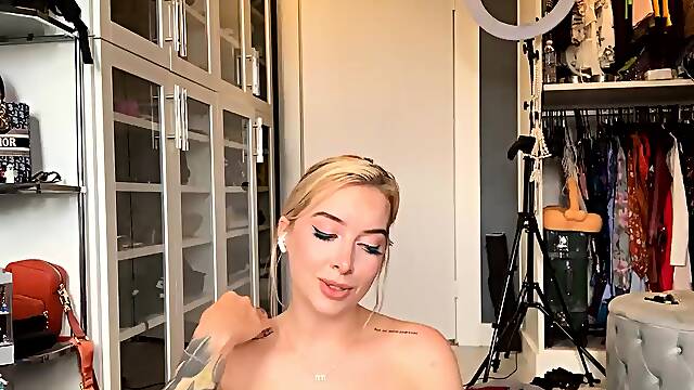 Amateur Webcam Chick Masturbates On Webcam More at