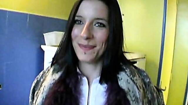 Amelie takes toys in anal way
