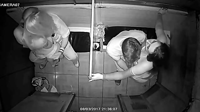 Con Las Tetas Al Aire, Miron Esposa, Oculto Real, Mi Mujer Hidden