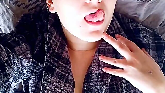 Russian Teens Pussy Eating Webcam Show