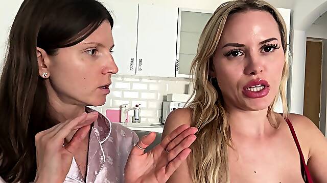 Gina Gerson and Maya Rose talking about acceptation own