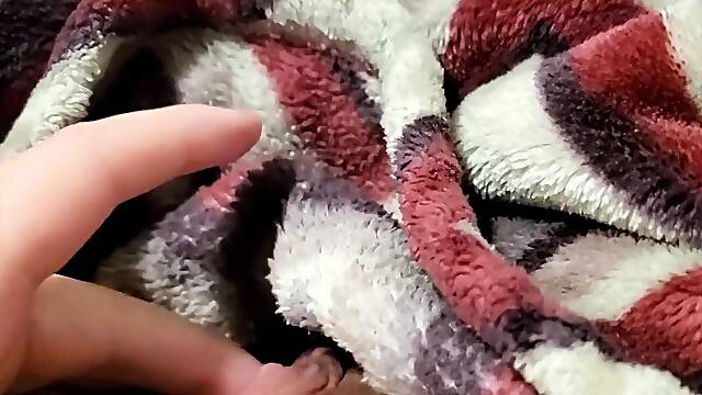 Left-Handed Solo Female Orgasm for the First Time