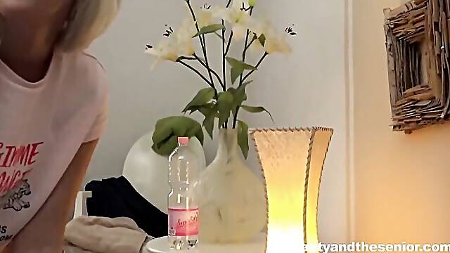 Modest lovebirds hd trailer