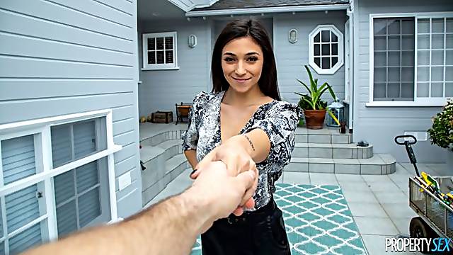 Beauty with big tits Brooklyn Gray jumps on a huge dick like a pro