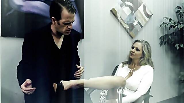 Julia Ann Live - silicone tits clip