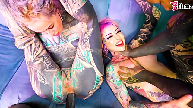 Delicious Anuskatzz and Lily Lu at female orgasm video