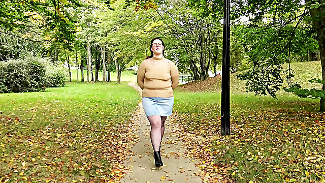 Gwen, 28, confectionery saleswoman in Culoz (01)!