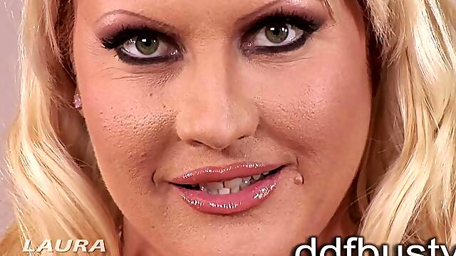 The grand pumbas of all tits