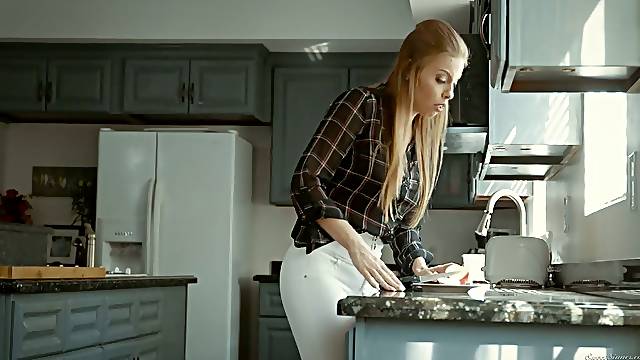 ストリップ　毛深い, 美人　ストリップ