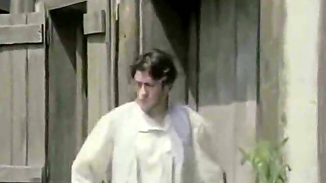 La Venere Bianca And Francesco Malcom In A Good Fuck In The Kitchen