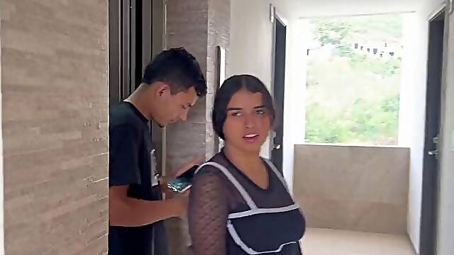 Unknown girl asks me to her without a condom in exchange for giving her a phone I cum inside her