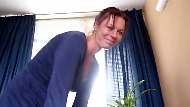 Tetonas Saltando, Madrastra Real Amateur, Aficionadas Tragando