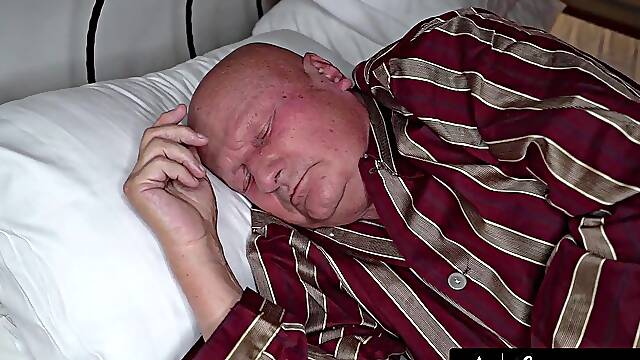 Busty Stepmom Alexa Si Rims Zazie Skymm Before Hardcore Pounding
