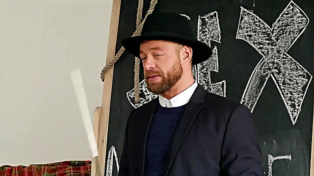 Adorable Danni Rivers make out with shy River Fox