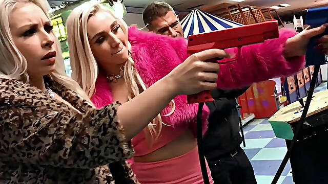 Bimbos Kendra Sunderland and Carmen Caliente hire male escort