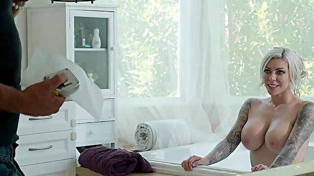 Hardcore sex from an ex for curvy sexy Karma Rx