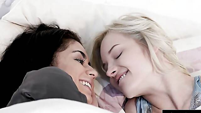 Charming Lesbian play around sucking clits & toes