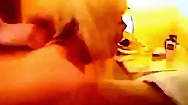 Svenska amatör Saras avsugning och ansiktsbehandling med stormesar