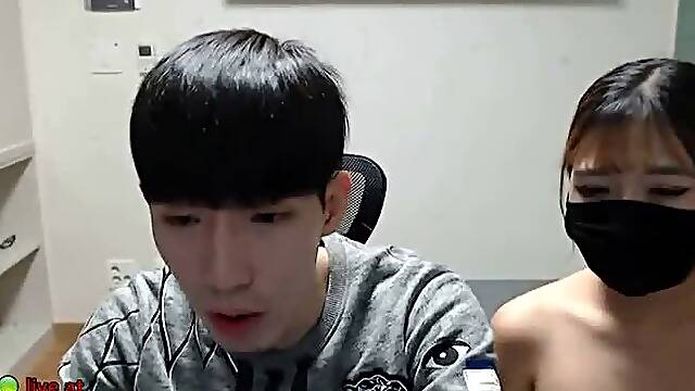 Korean busty camgirl with beautiful tits