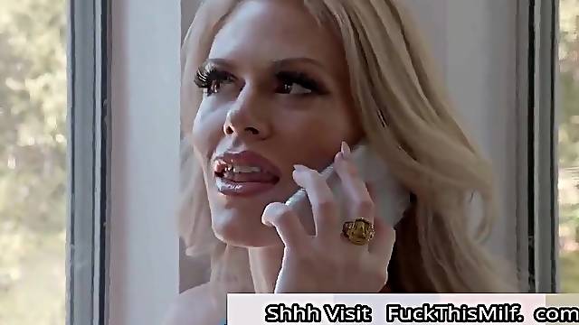 Mamadas Anales, Vecino Nuevo