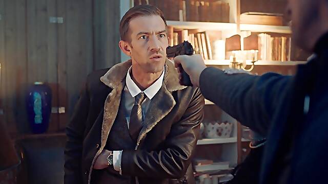 Sam Bournes Wild Italian Passion Explodes in Sultry Threesome Heat