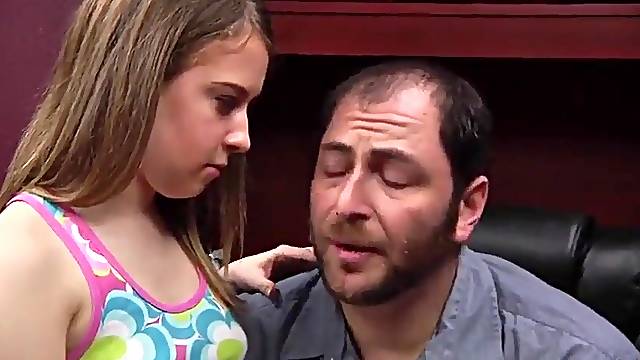 Mi Papa Me Folla, Cuando Papá No Está