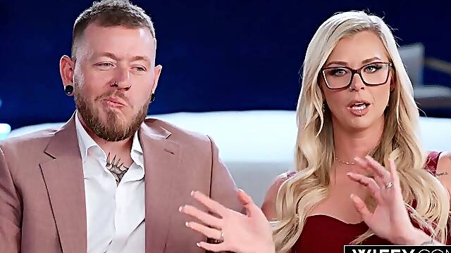 WIFEY BBC Loving Golden-haired Hotwife Ashley Gets Drilled Hard During the time that Hubby Films