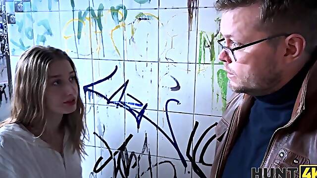 HUNT4K. Sasha Page enjoys Cheating and Anal Sex with a Stranger from the bar