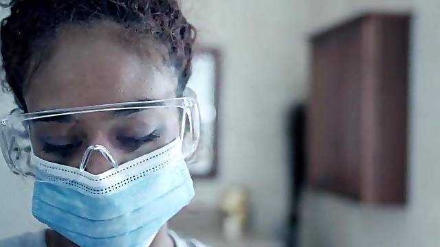 Coronavirus cant prevent wife to have sex (with delivery hunk) - Jake Adams and Scarlit Scandal