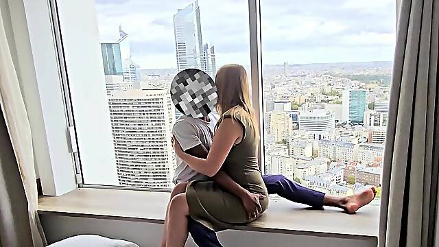 Charming Blond in Paris discloses her Evening Costume - Amaris 4K