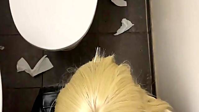 Golden-haired angel drilled loud in public bath
