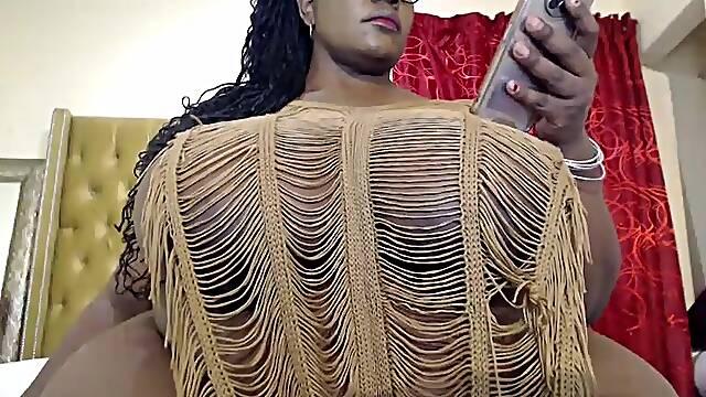 Black big beautiful woman Bouncing Her Corpulent Melons