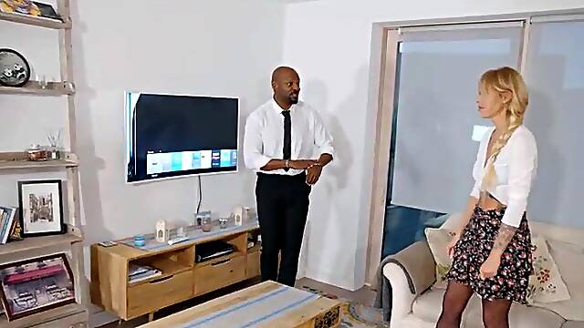 Ebony BBC neighbour bang white angel during the time that hubby is not at home