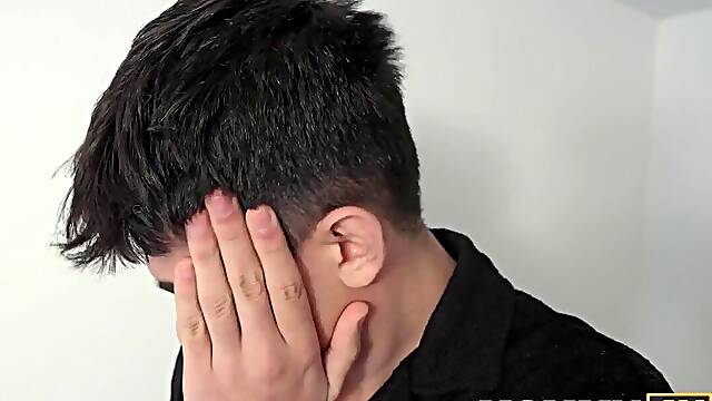 MOMMY4K. That babe started shaving her snatch and ended up banging in the bath