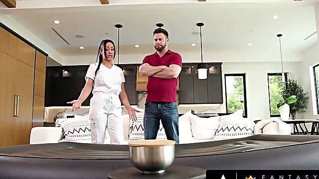 DREAM MASSAGE - Breasty Masseuse Jennifer White Knows How To Deal With Stressed Client
