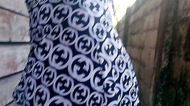 BLACK CUTIE PEE BESIDE NEIGHBORS ABODE WIFE CHEATING SPOUSE PEEP