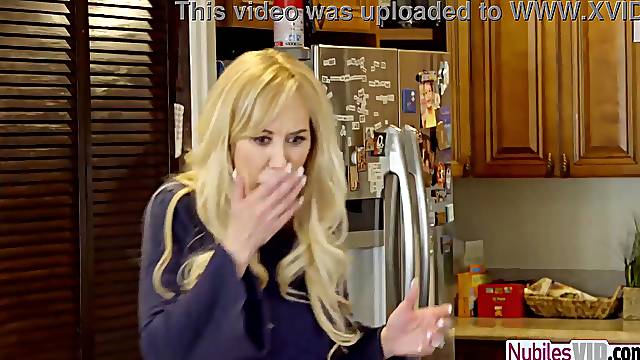 Brandi Love Madrastra, Carolina Tetas Grandes, Mamá