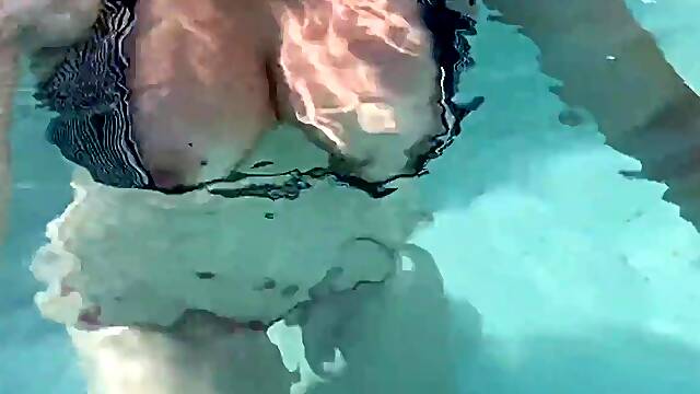 Artemisia Love flashing her moist large melons underwater for u wearing a hawt bikini