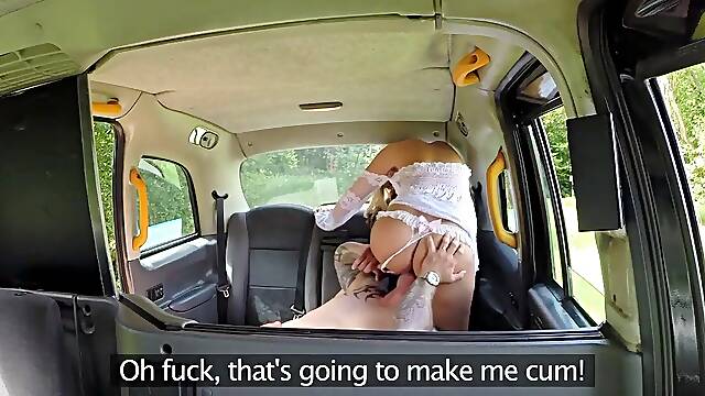 Dando El Tiempo, Galesas, Britanicas Tetas Grandes