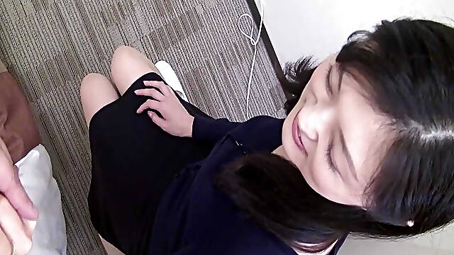 M604G07 Sumire, a veteran life insurance lady who arrives at the hotel for a contract!