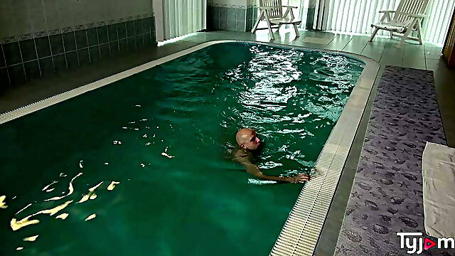 Big boobs Angel Wicky having a hardcore assfuck next to the pool