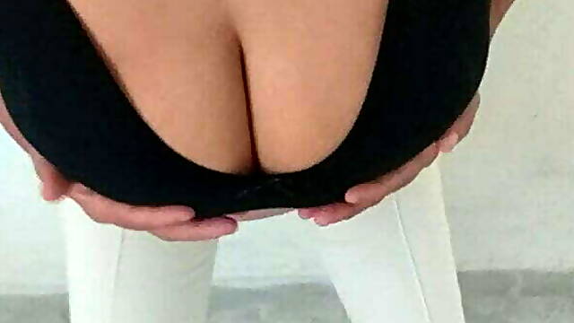 胸部, 爆乳エロチック