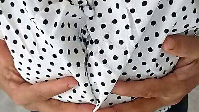 Mature woman wants to lick sexy tits