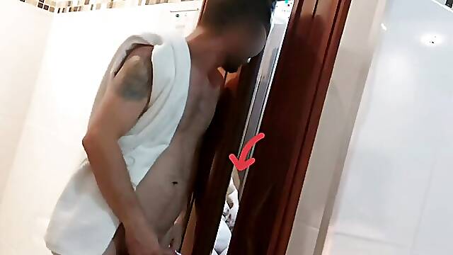 I found the naked milf in the sauna, I masturbate and get caught, the fuck was inside the sauna