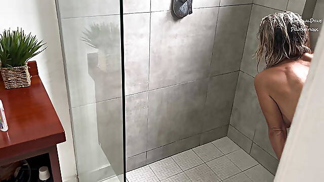 Catching Dianne Masturbating in the Shower
